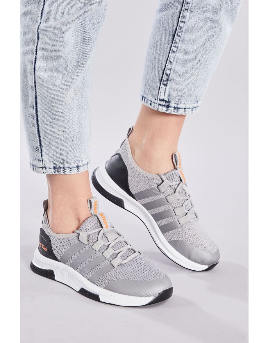 Sneakers - Gray - Flat
