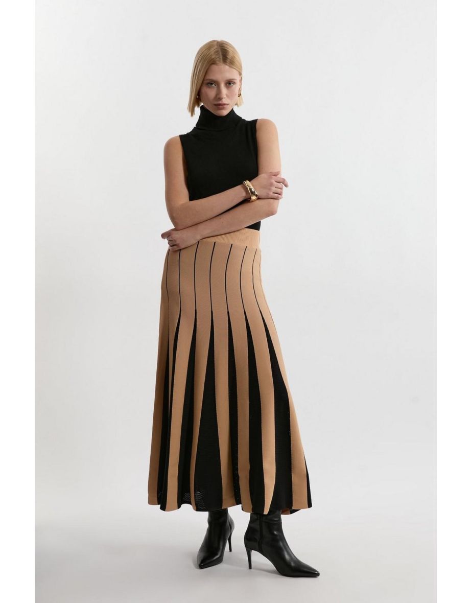 Pointelle Knit Colour Blocked Pleated Skirt