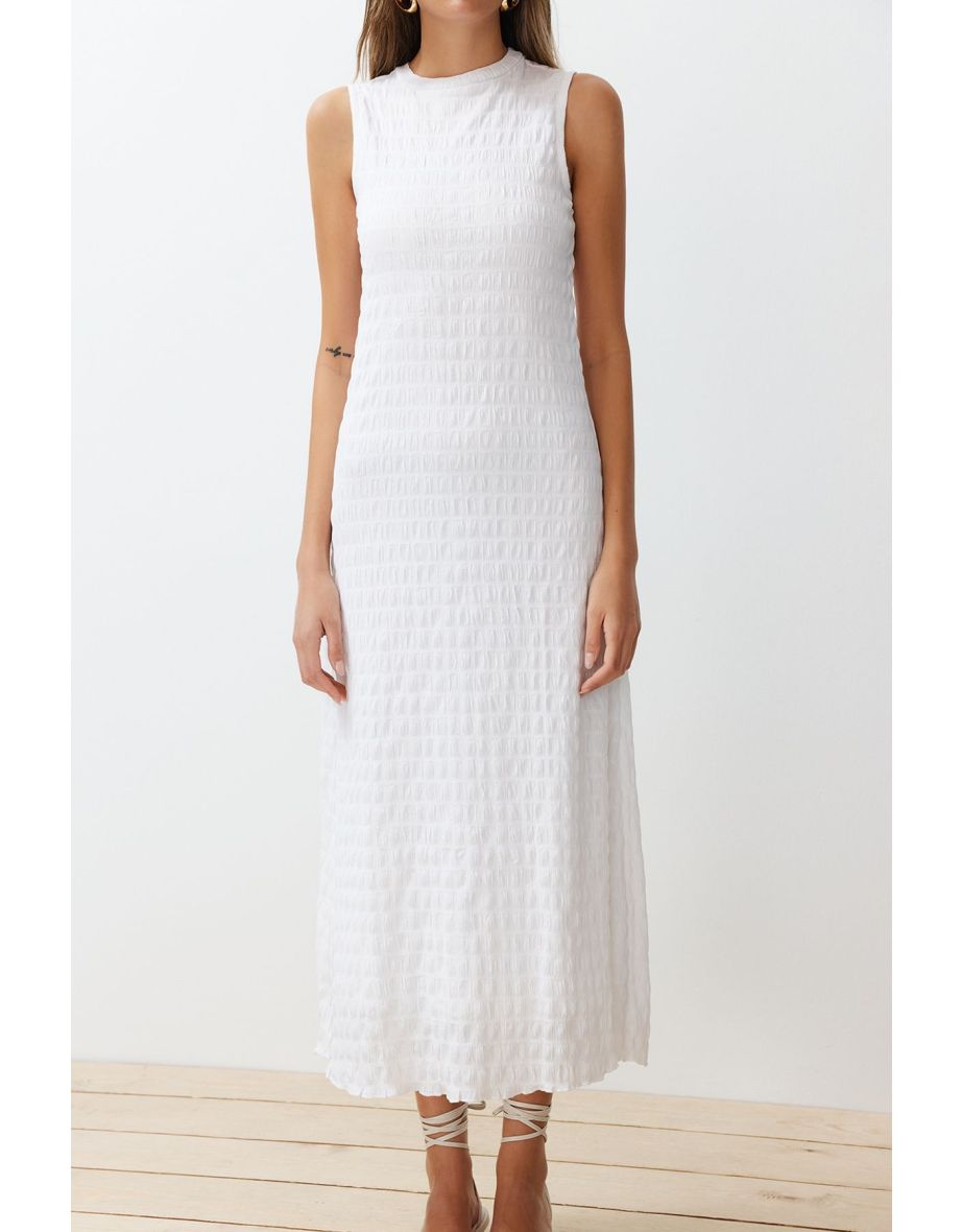 White Plain Texture A-line/Bell Form Crew Neck Texture Maxi Dress - 4