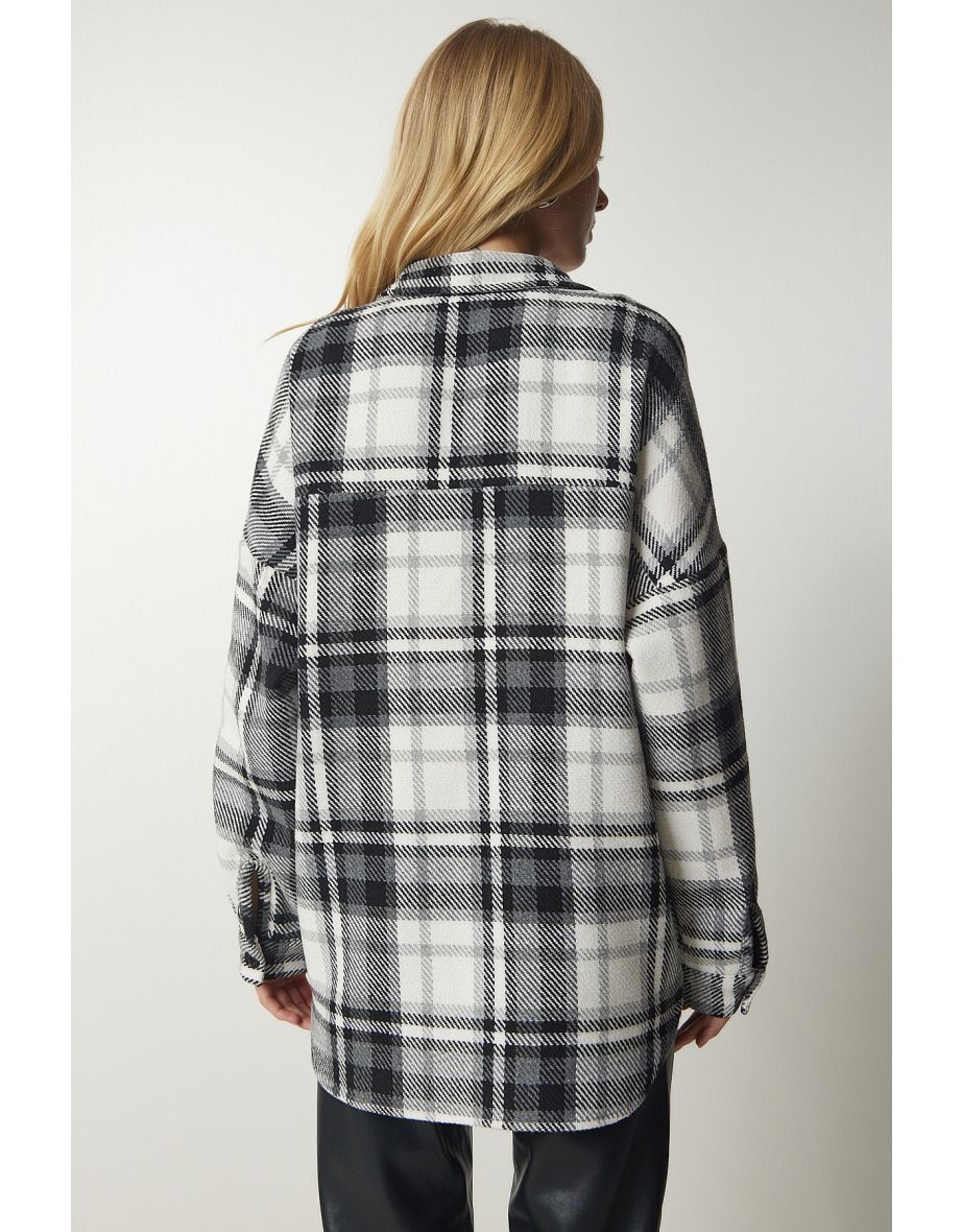 Women's Black and White Patterned Oversize Stamp Lumberjack Shirt - 4