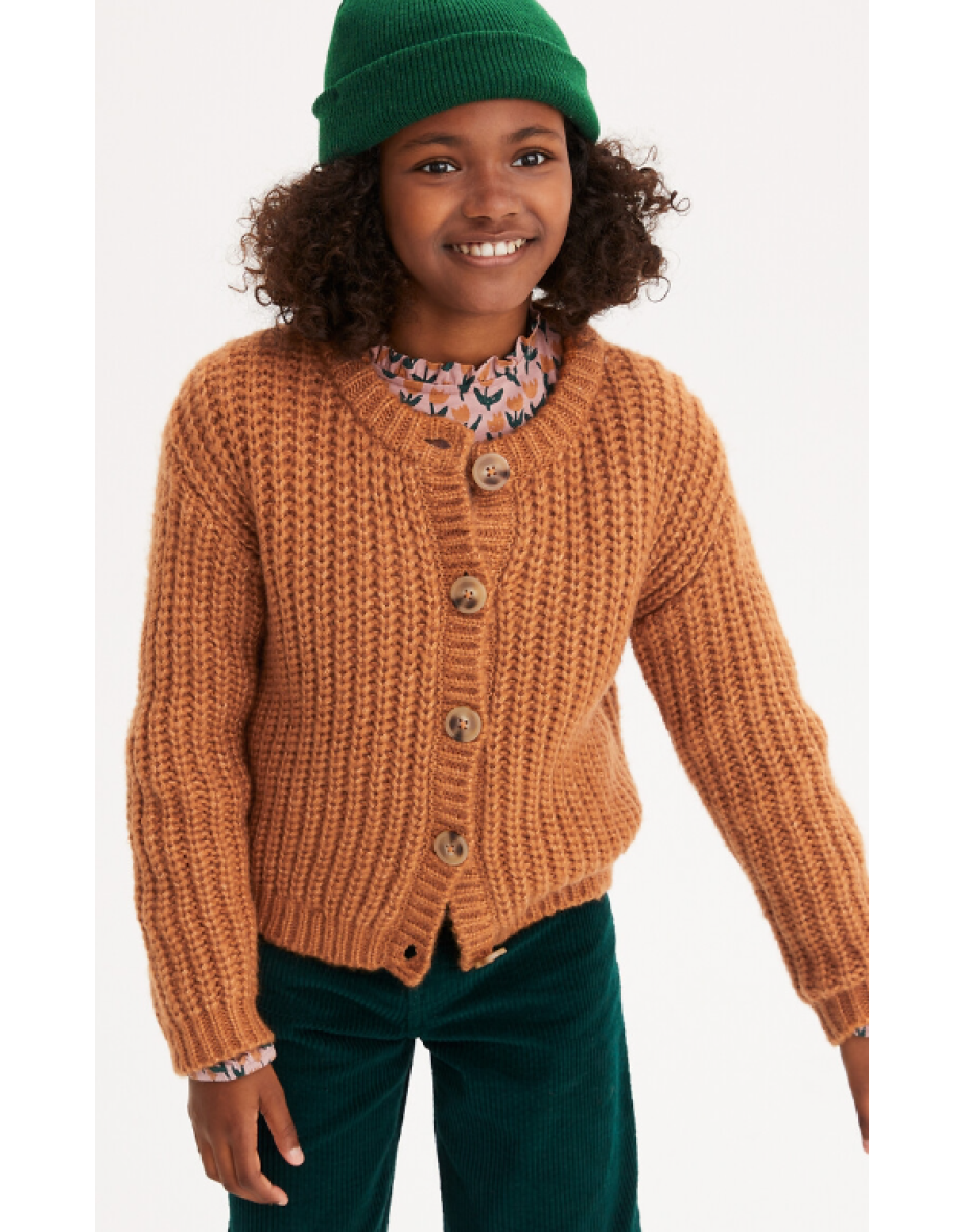Chunky Knit Buttoned Cardigan with Crew Neck