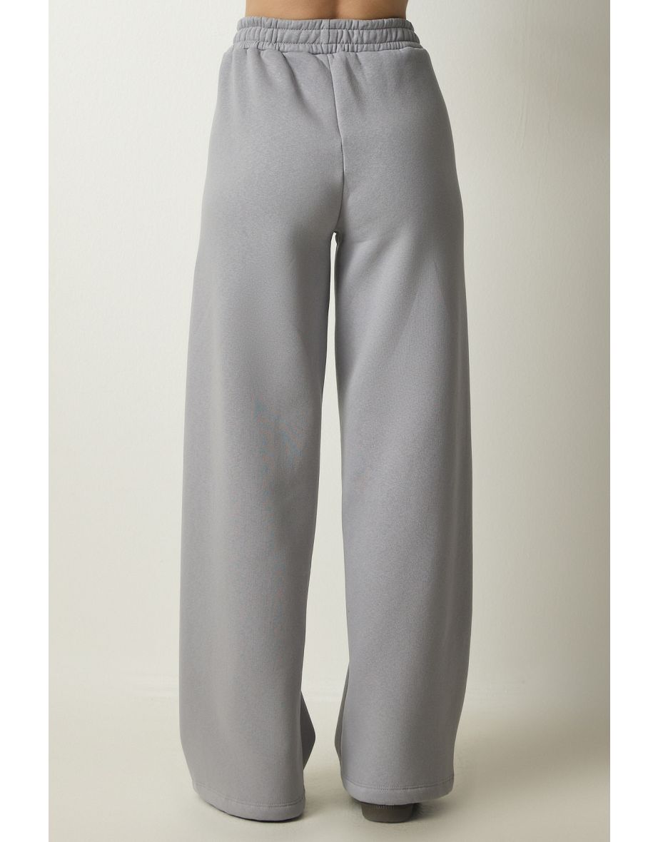 Women's Gray Raised Straight Leg Thick Sweatpants - 6