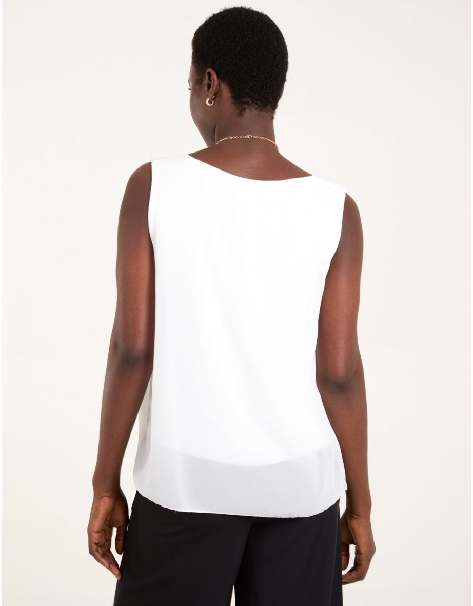 Sleeveless Pleated Top With Necklace - 3