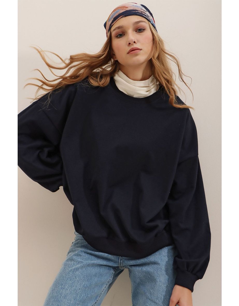 Women's Navy Blue Crew Neck Oversized Basic Sweatshirt