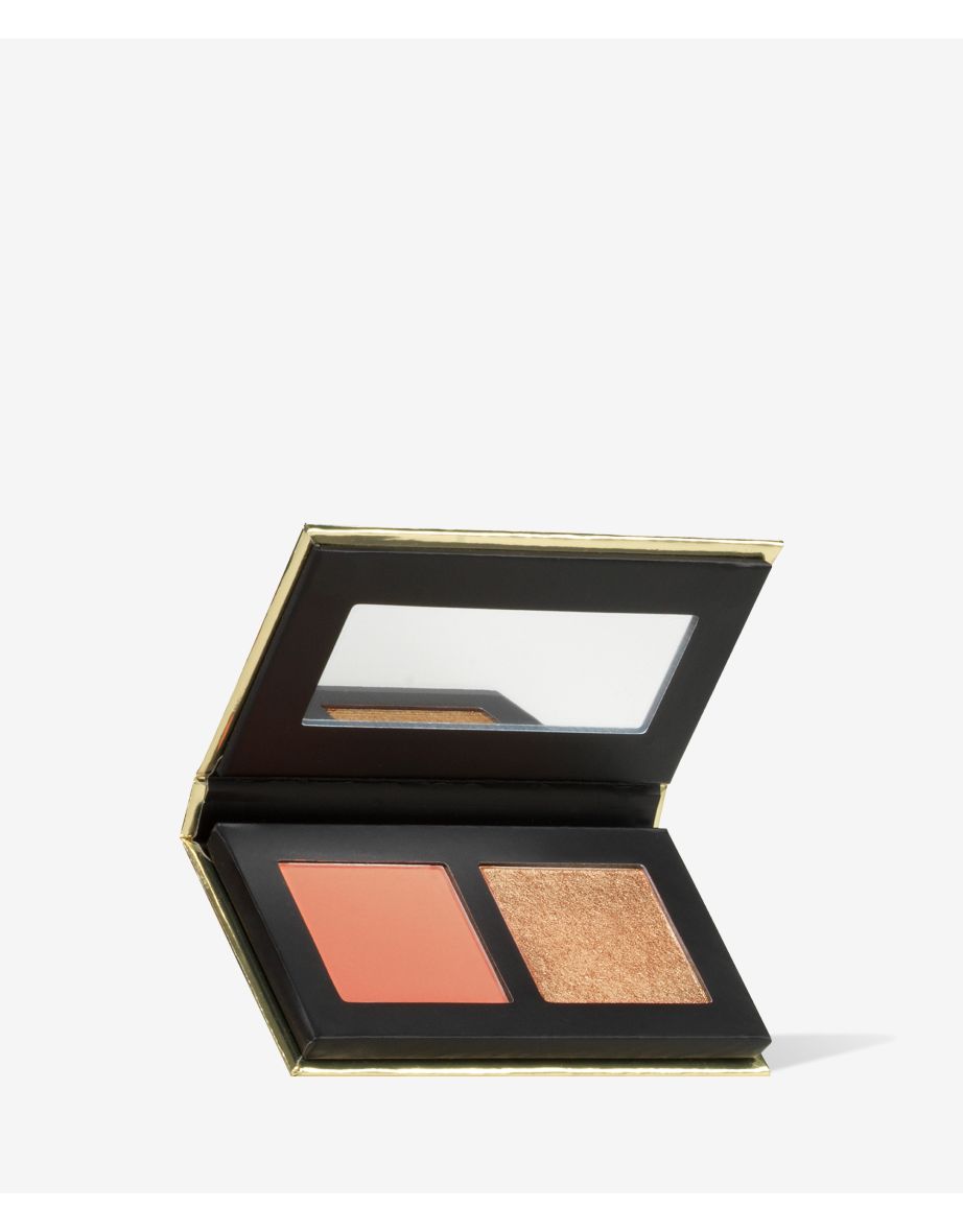 A compact highlighter and blush duo -Peach