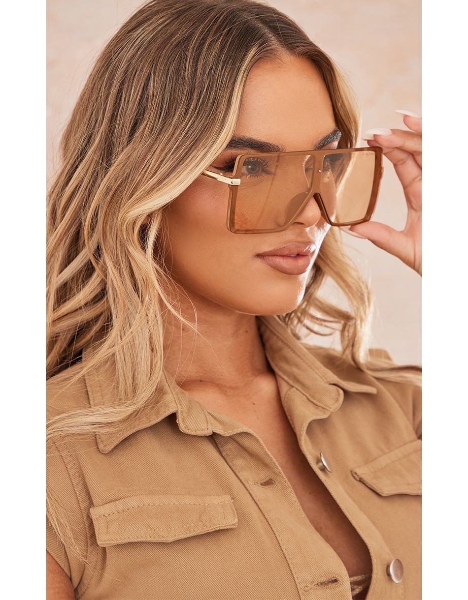 Shop PRETTYLITTLETHING Beige Frame Gold Arm Detail Visor Sunglasses Online in Bahrain VogaCloset