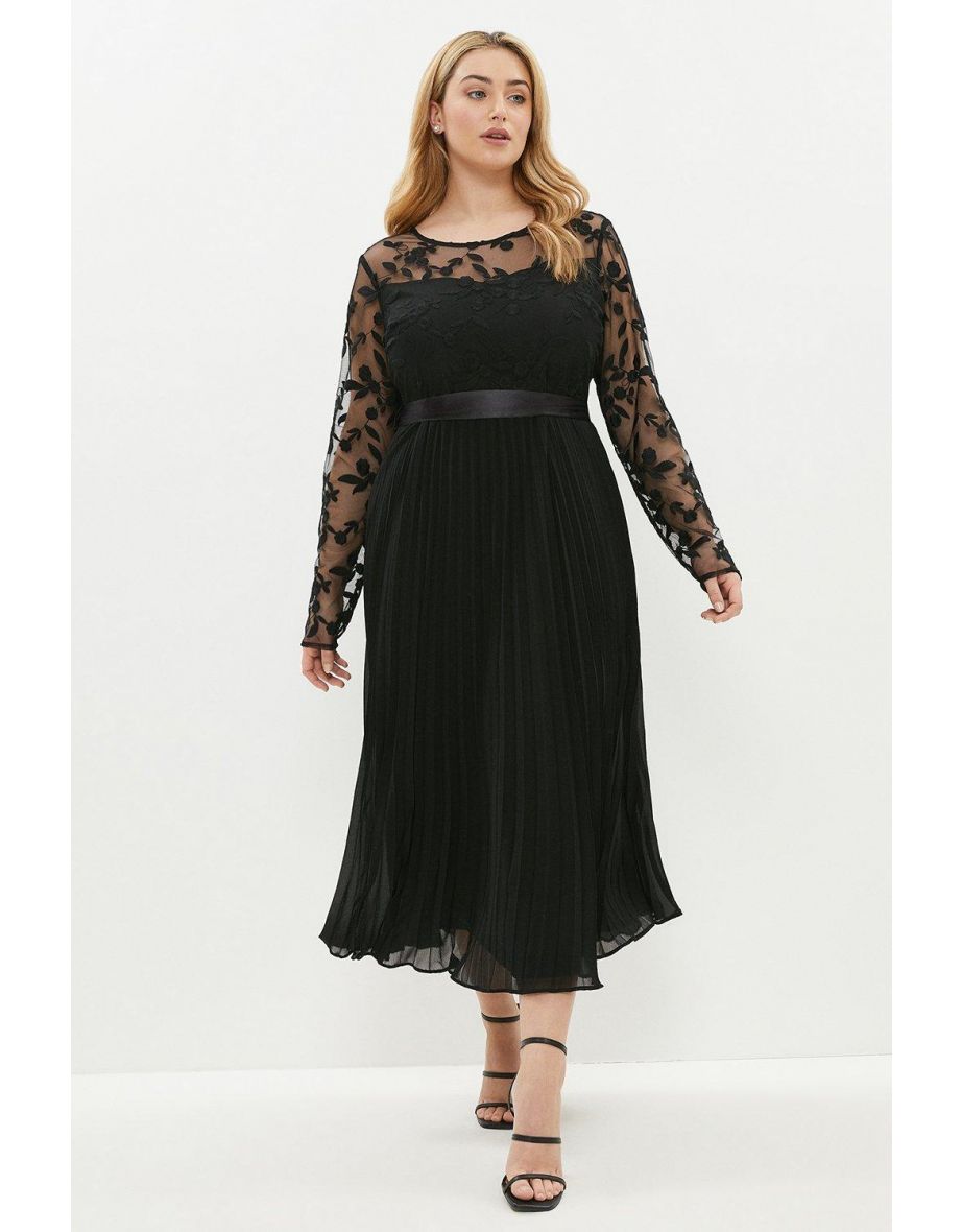 Curve Embroidered Long Sleeve Maxi Dress