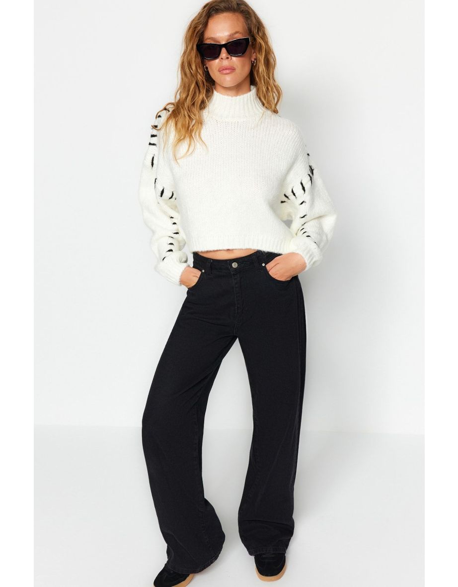 Ecru Soft Textured Yarn Detailed Knitwear Sweater