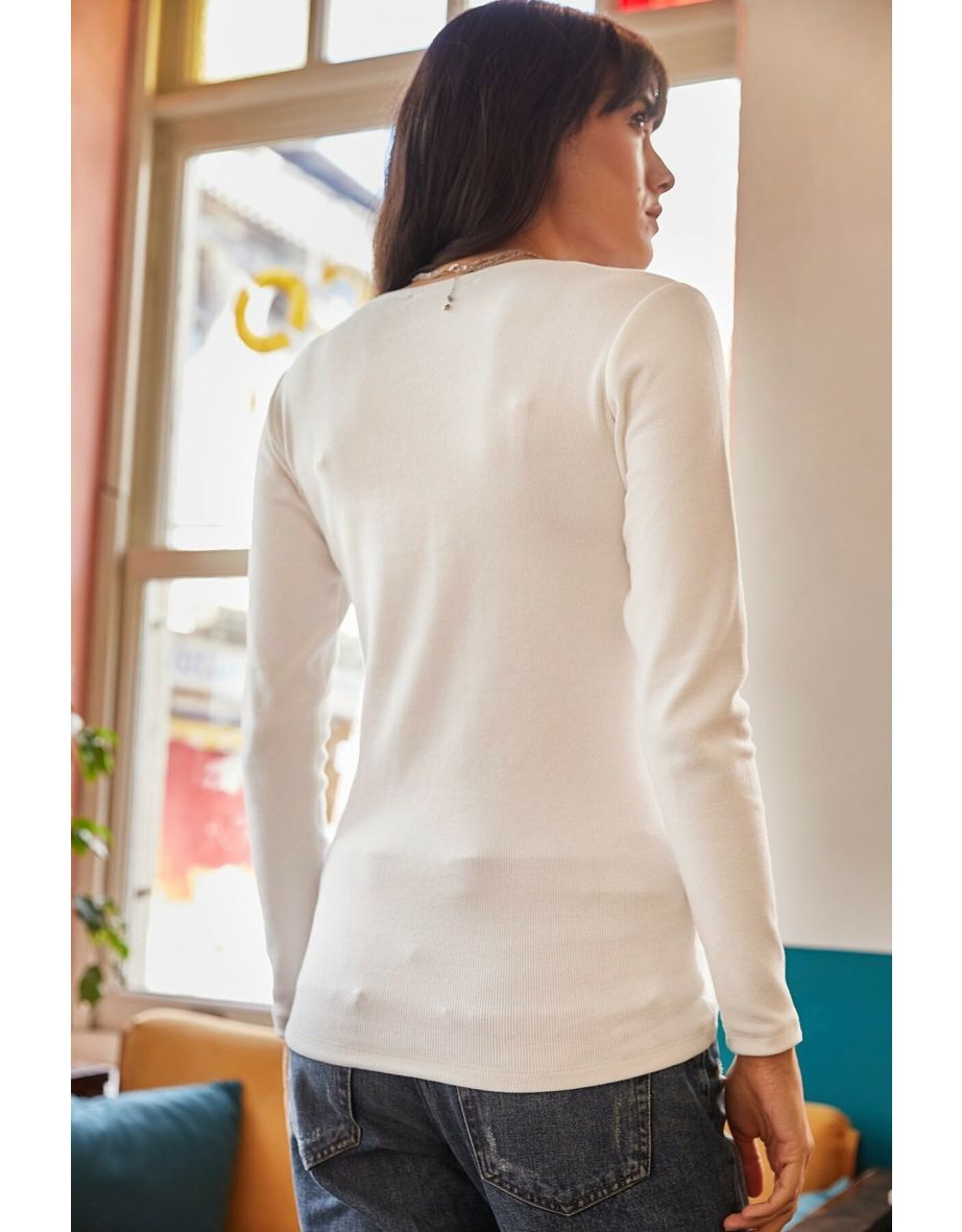 Blouse - White - Fitted - 3