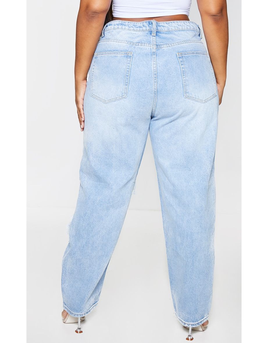 PRETTYLITTLETHING Plus Light Wash Ripped Mom Jeans - 2