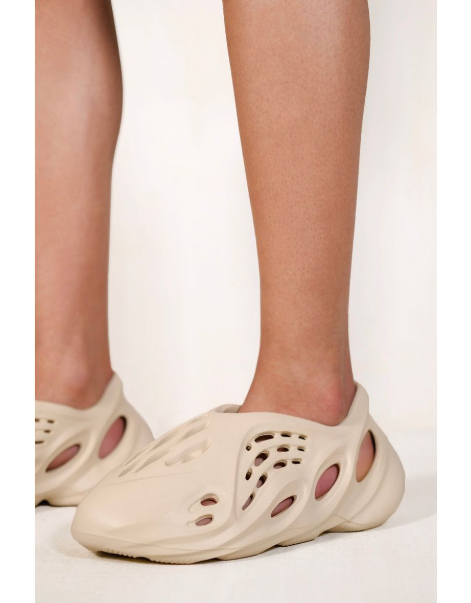 SERENA CUT OUT DETAIL SLIP ON RUBBER TRAINERS IN SAND BEIGE - 2