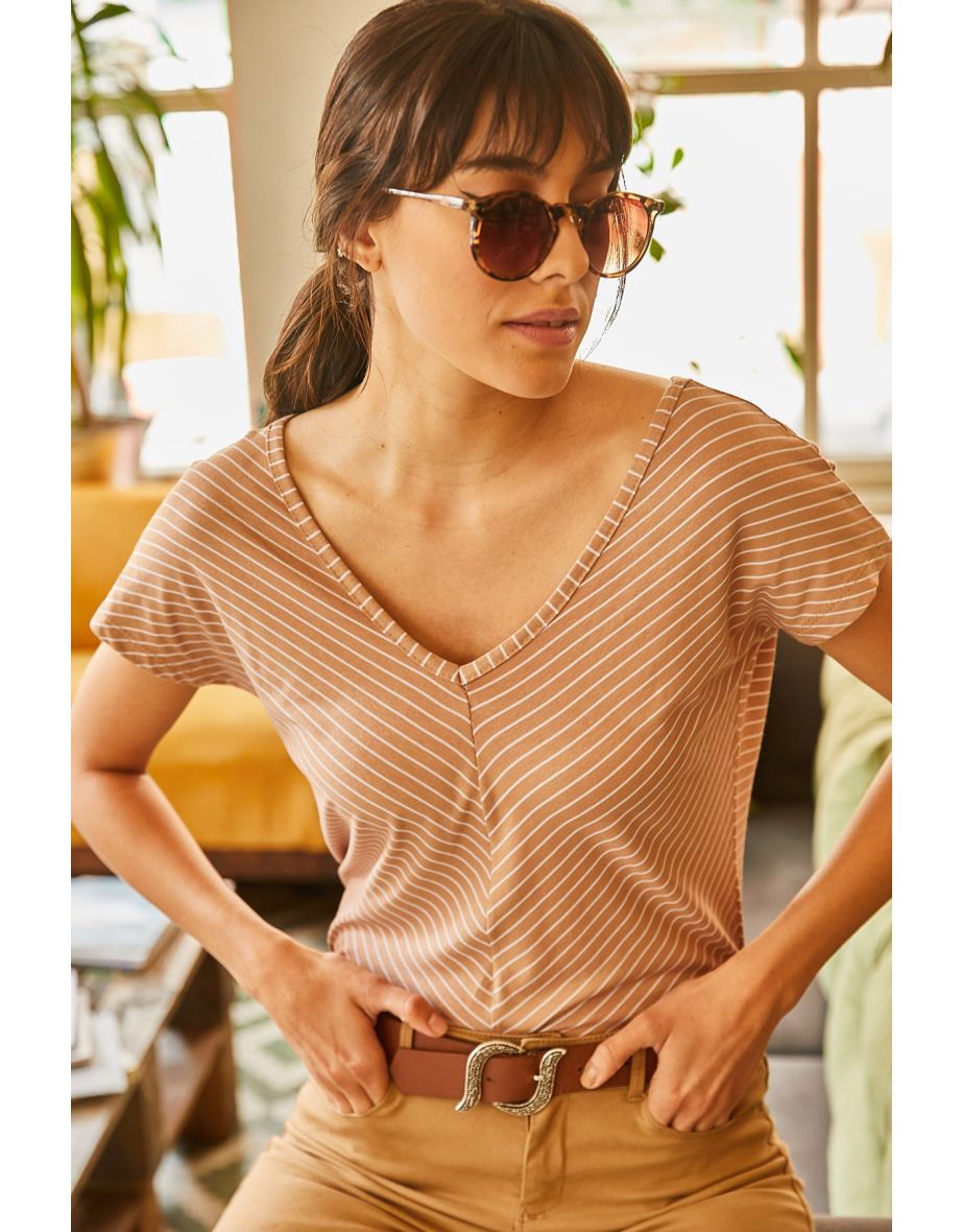 Women's Milk Brown Front Back V Bias T-shirt