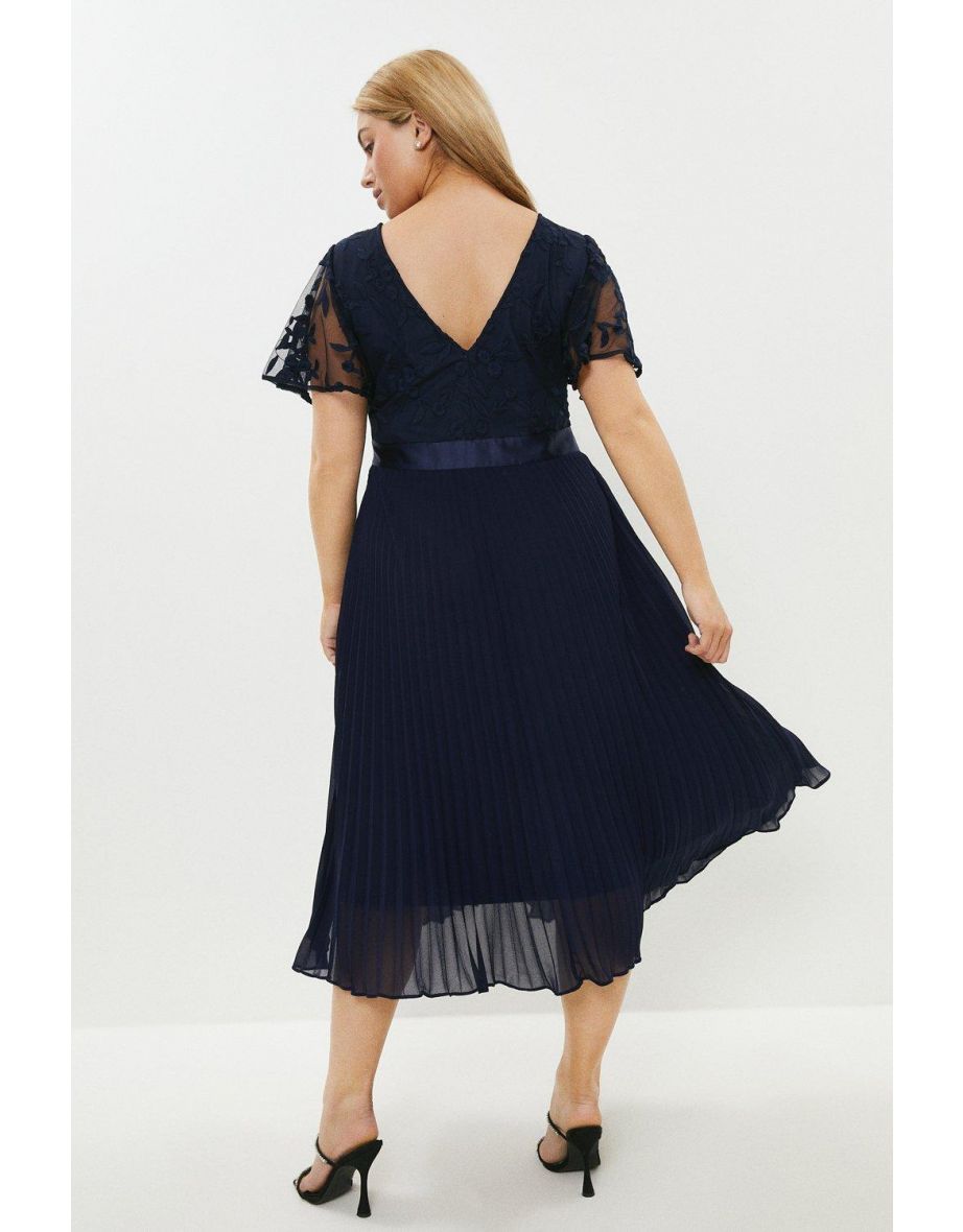 Curve V Neck Embroidered Midi Dress - 2