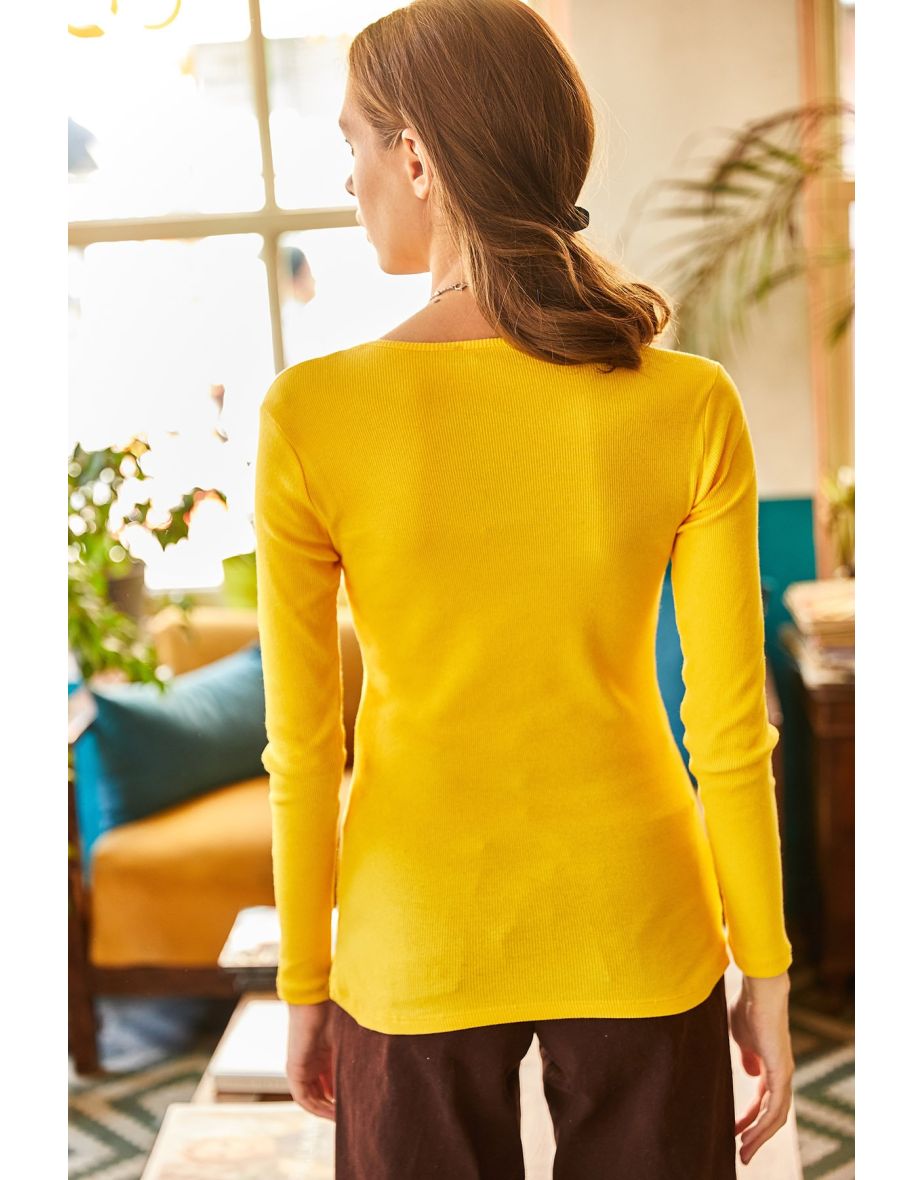 Women's Yellow Collar Lace V-neck Camisole Knitted Blouse - 4