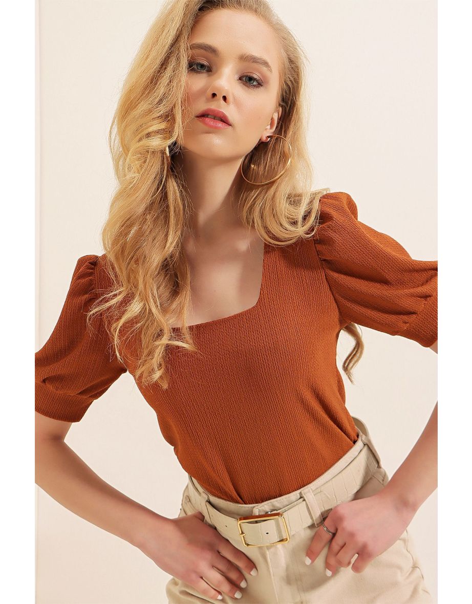 Square Collar Knitted Blouse - Tan