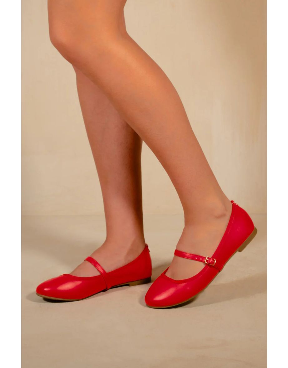 Wide red flats fashion