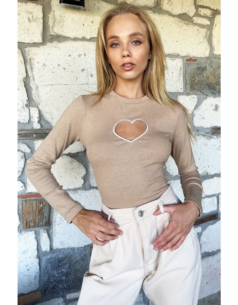 Women's Beige Crew Neck Camisole Blouse With Heart Embroidery Decollete