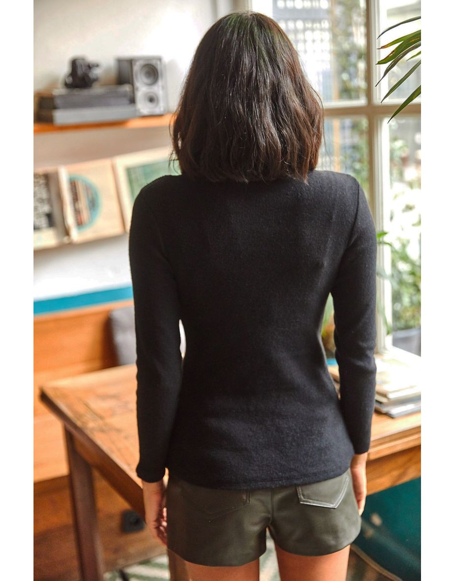 Women's Black Crewneck Collar Chunky Lycra Blouse - 6