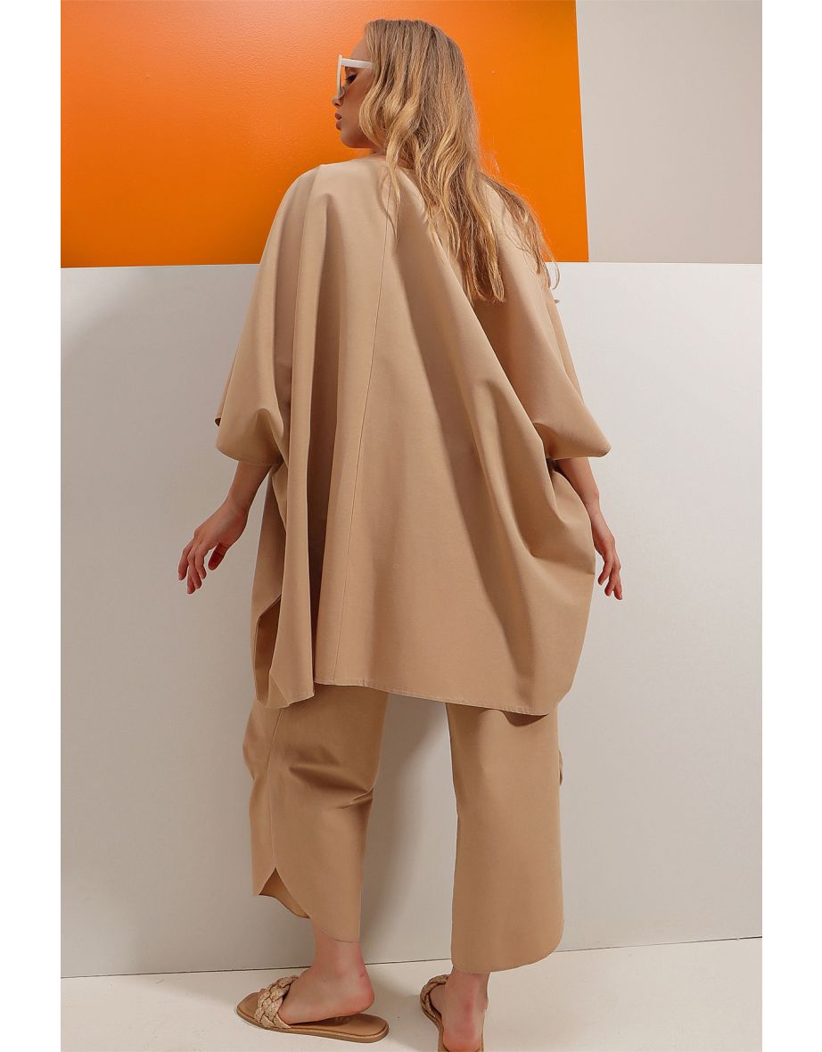 Women's Camel legs with a slit, Textured Trousers and a Jacket Double Suit - 3