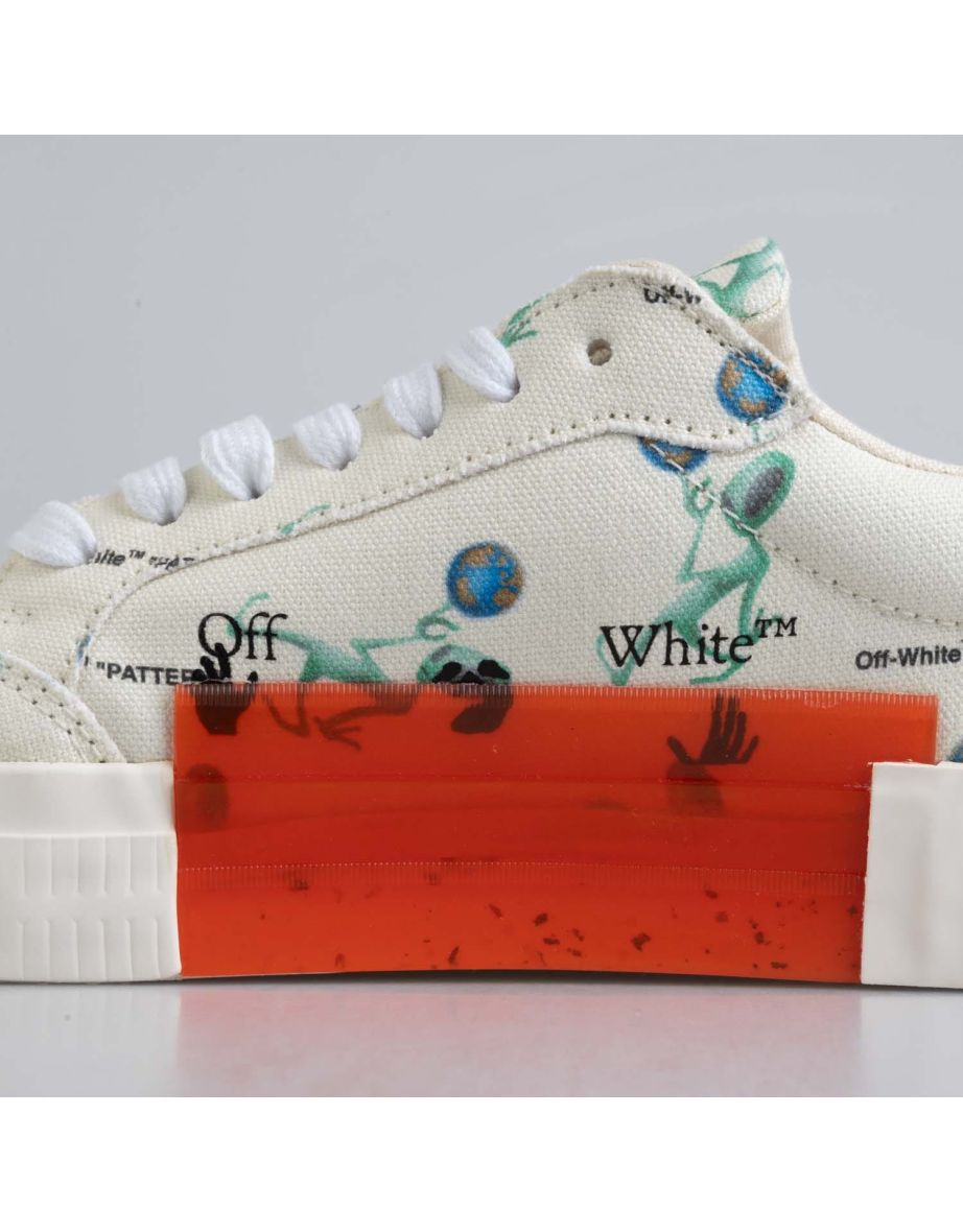 Men's Off White Low Vulcanized Alien Canvas Trainers in White - 6
