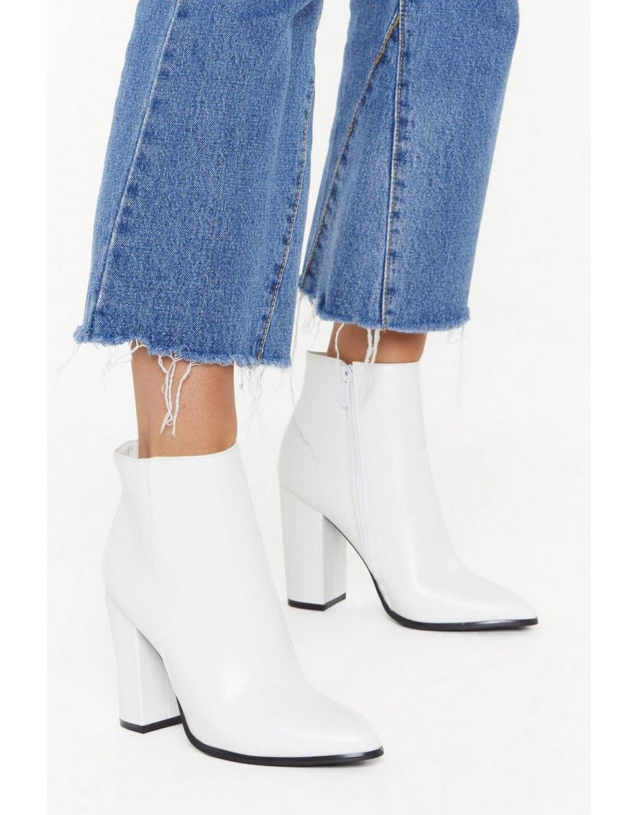 White sales point boots