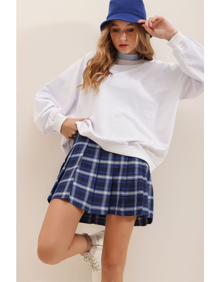 Women's White Crew Neck Oversize Basic Sweatshirt