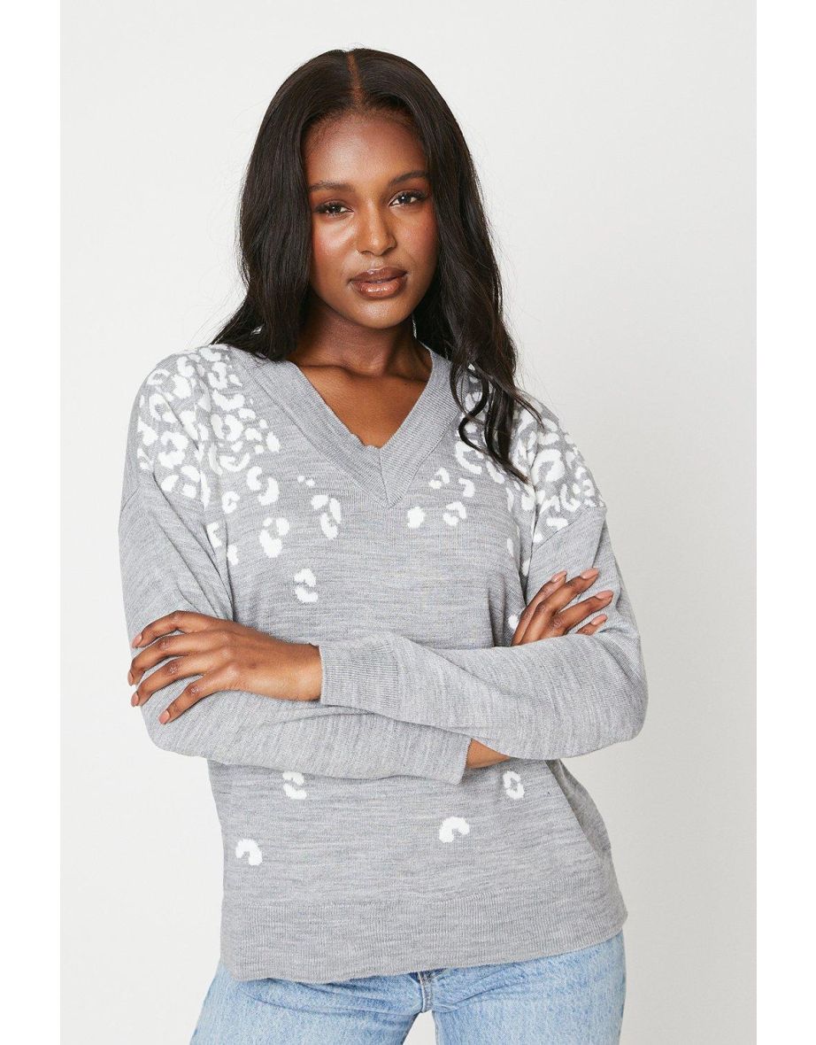 Shop V Neck Leopard Knitted Jumper Online in Qatar VogaCloset