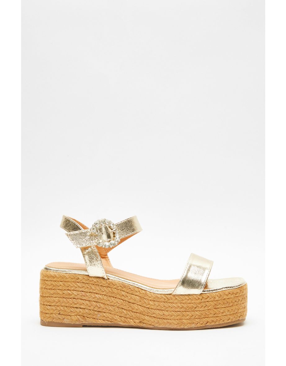 Quiz 2025 flatform sandals