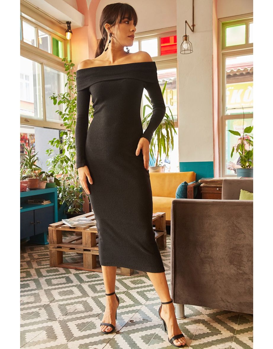 Women's Black Madonna Collar Lycra Long Dress