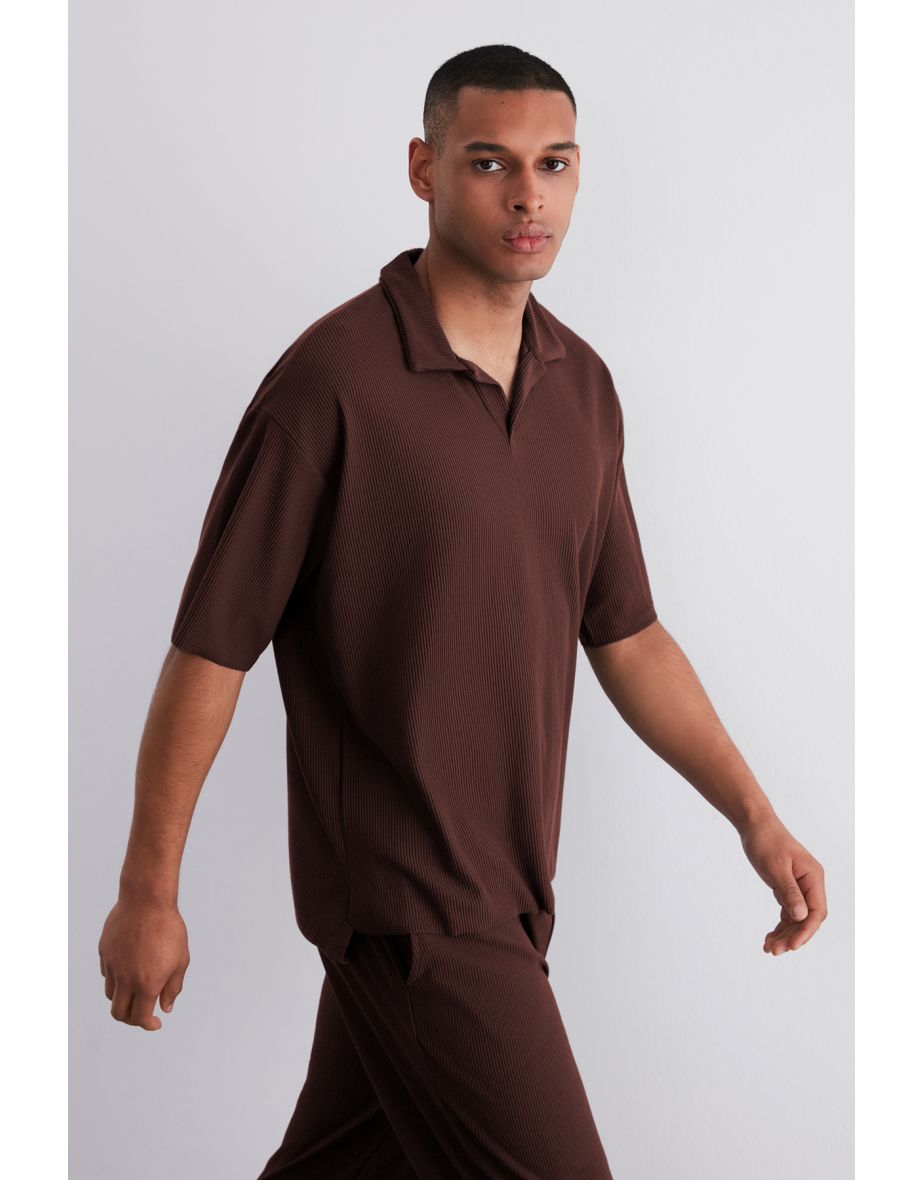 Shop Limited Edition Brown Oversize Wide Texture Anti Wrinkle Ottoman Polo Collar T Shirt Online in Bahrain VogaCloset