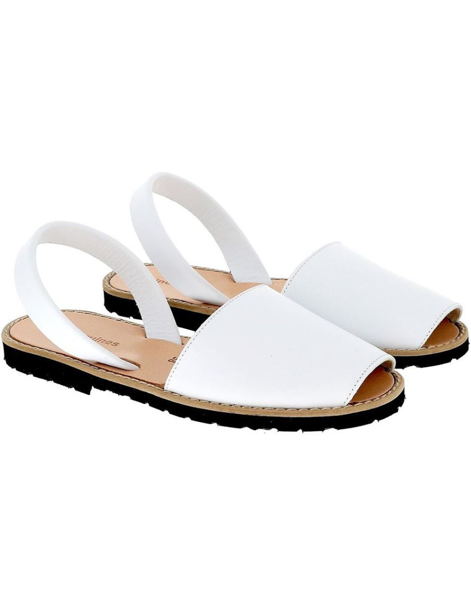 Avarca Cuir Blanco Flat Sandals in Leather