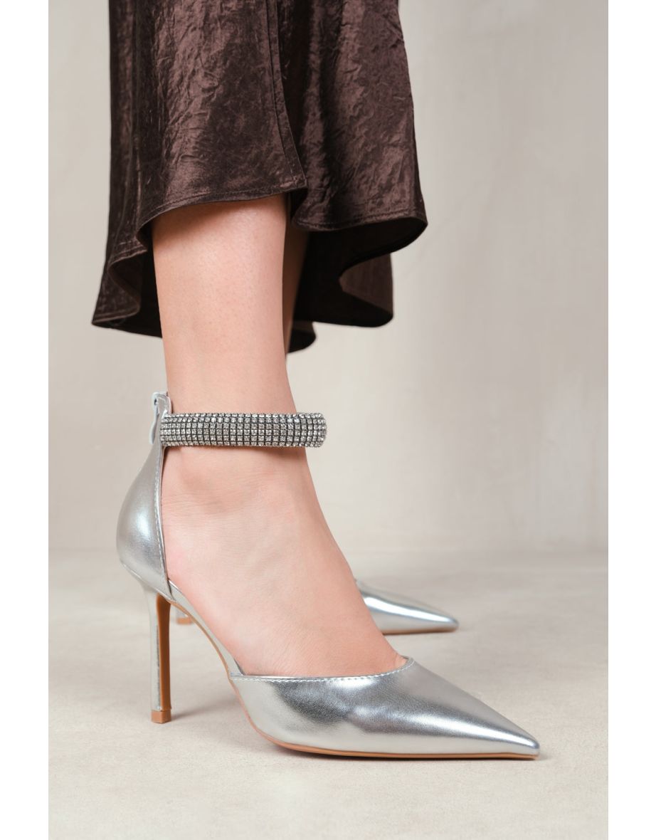 SAPPHIRE POINTED TOE HIGH HEELS WITH DIAMANTE DETAIL ANKLE STRAP IN SILVER METALLIC
