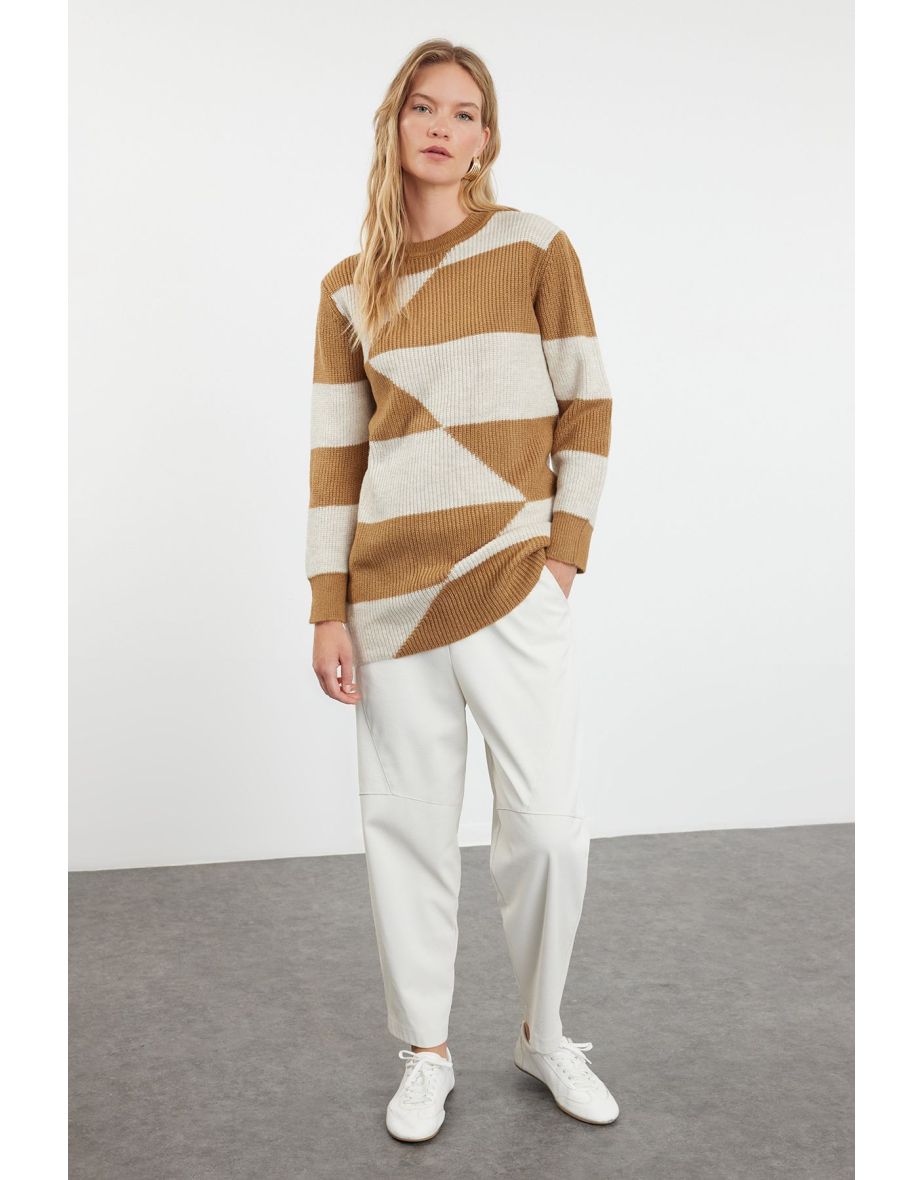 Camel Color Block Selanik Knitted Soft Textured Knitwear Sweater