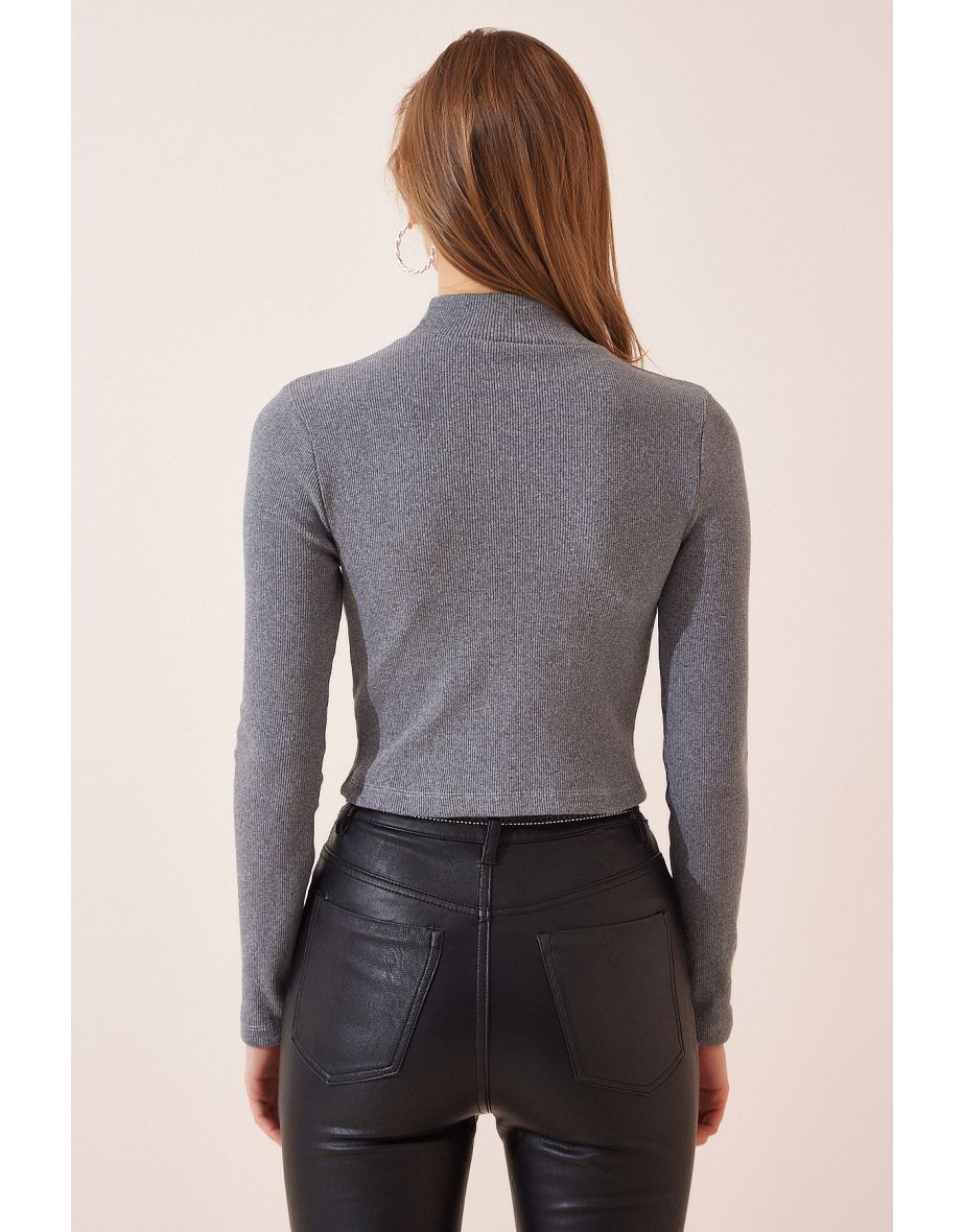 Women's Smoked Corduroy Turtleneck Crop Knitted Top - 2