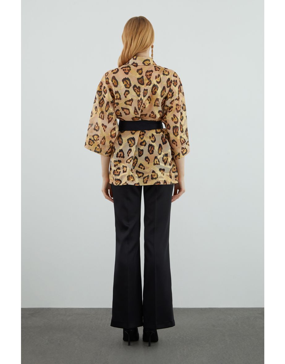 Stand Collar Belted Leopard Print Shirt with Batwing Sleeves - 2