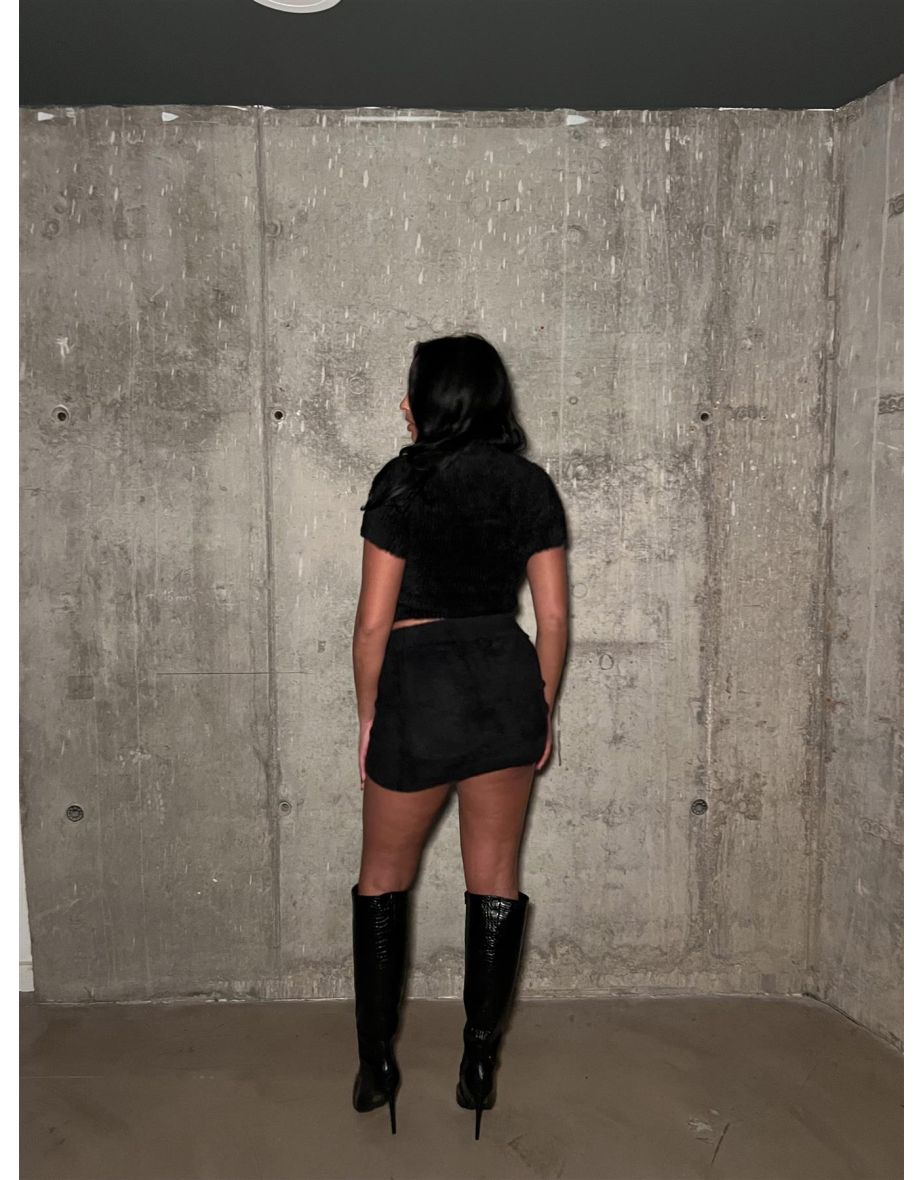 Black Fluffy-Knit Crop-Top