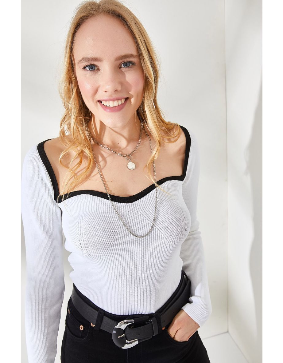 Women's White Black Collar Crop Knitwear Blouse