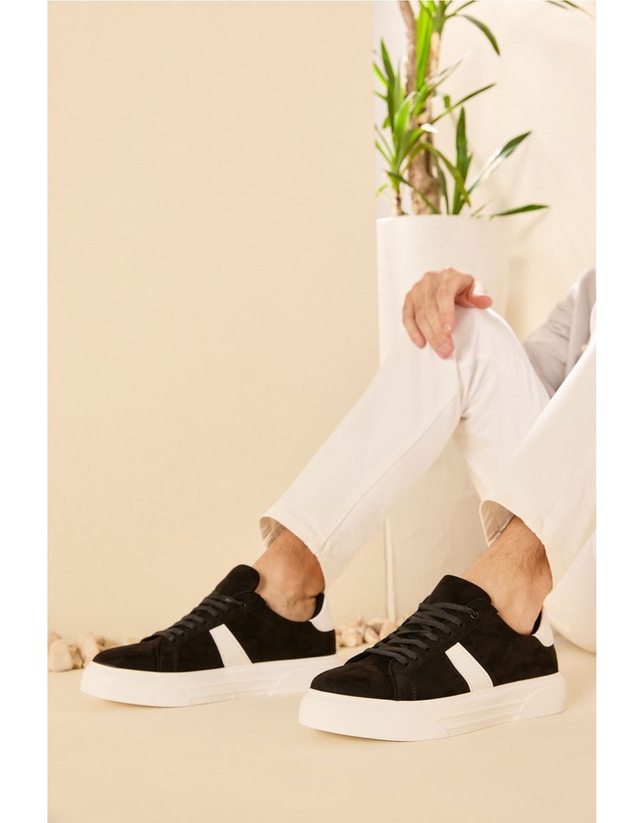 Sneakers - Black - Flat