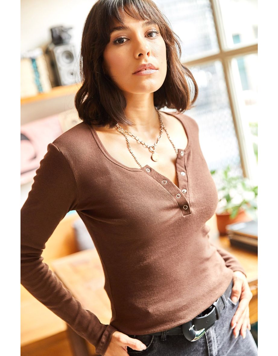 Blouse - Brown - Fitted - 5