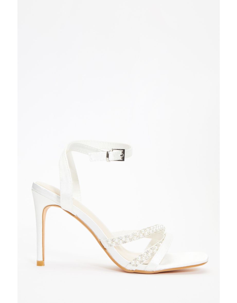 White hotsell heels quiz