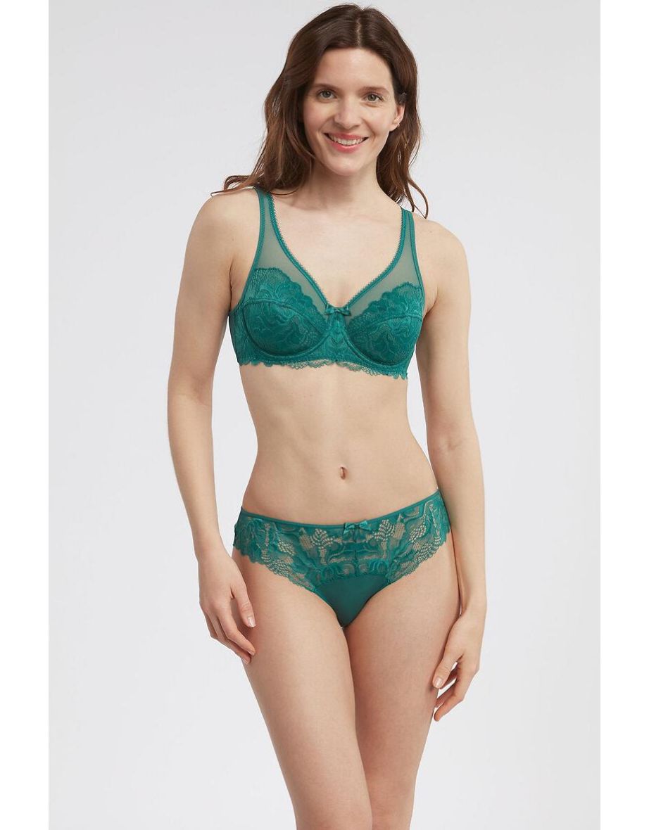 Generous Lace Full Cup Bra