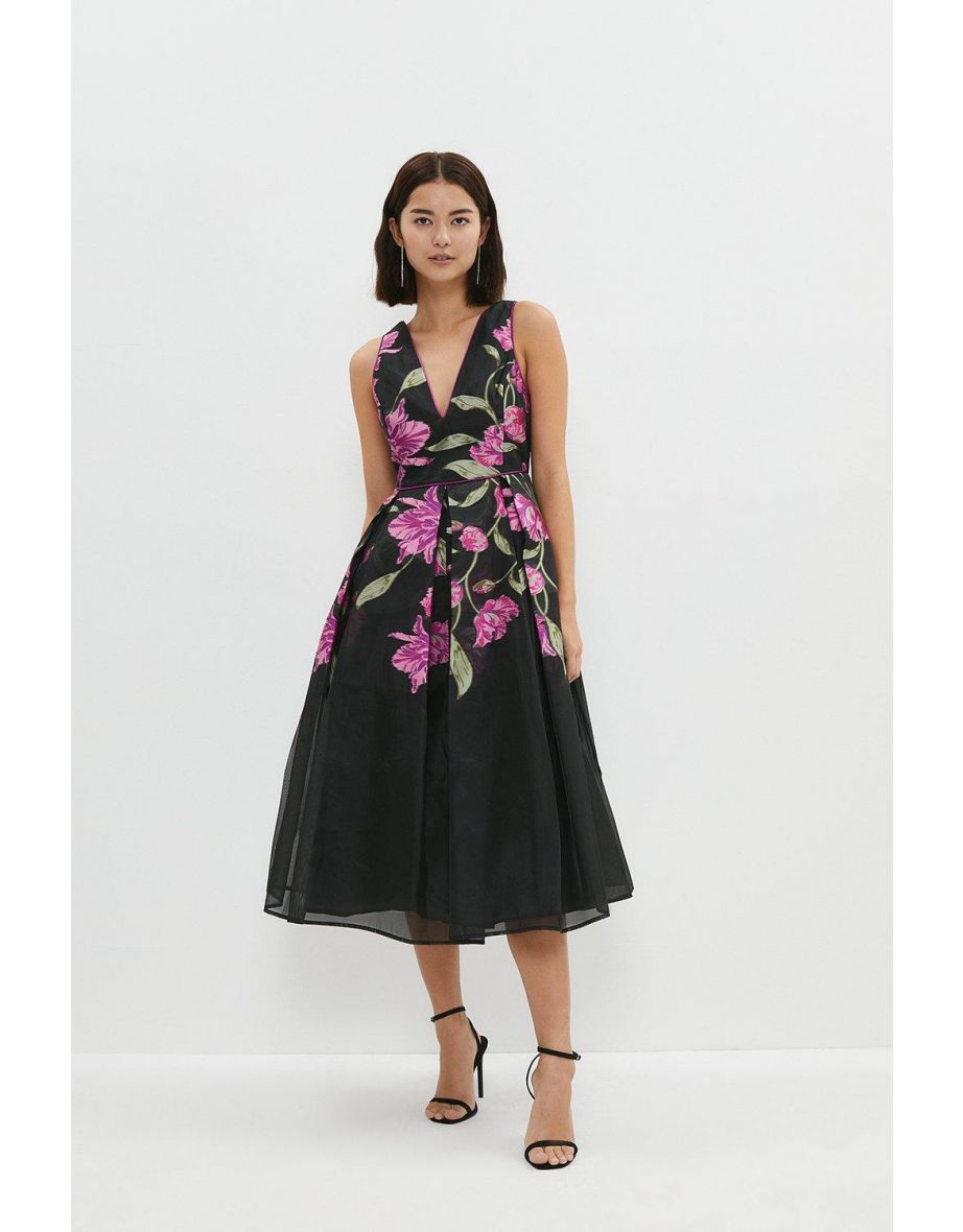 Shop Black Petite Floral Pleated A Line Midi Skater Dress Online in Qatar VogaCloset