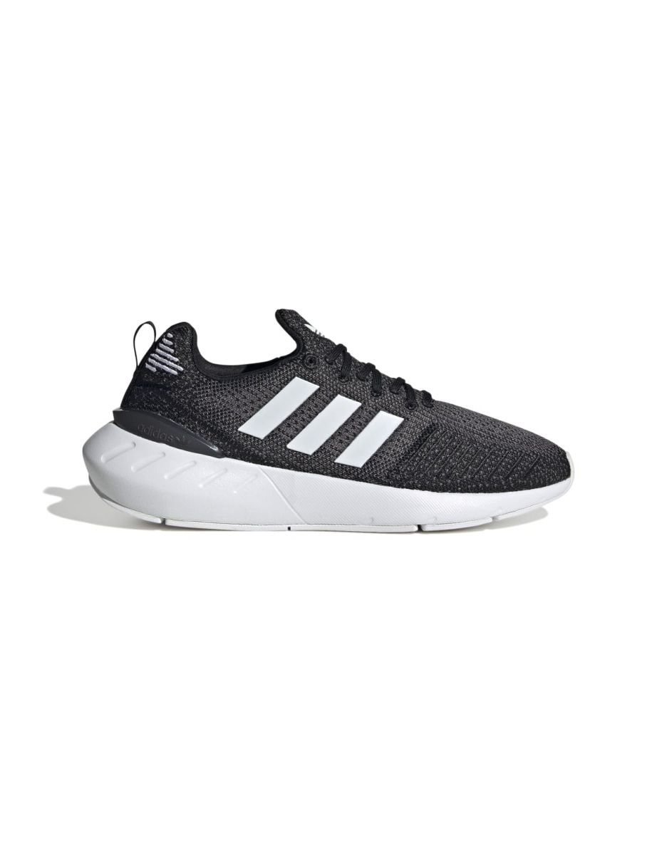 Women's adidas Swift Run 22 Trainers in Black