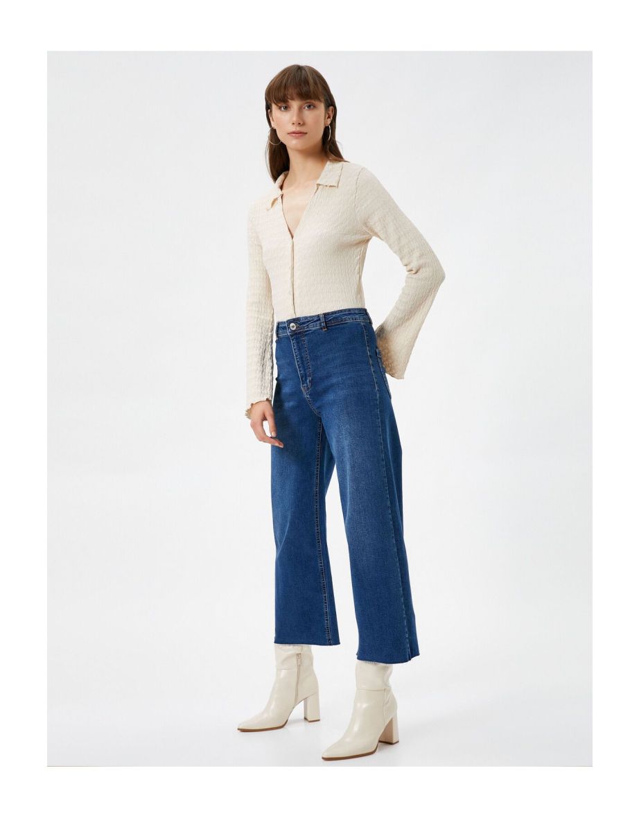 Short Flared Jeans with Normal Waist - Sandra Jean
