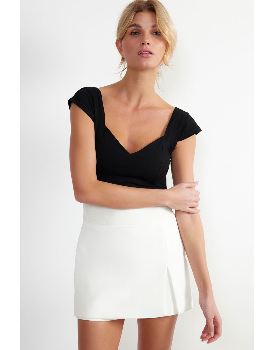 Black Sweetheart Neckline Fitted Cotton Stretch Knitted Blouse