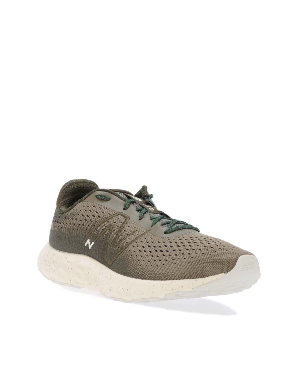 Men's New Balance 520v8 Running Shoes in Green
