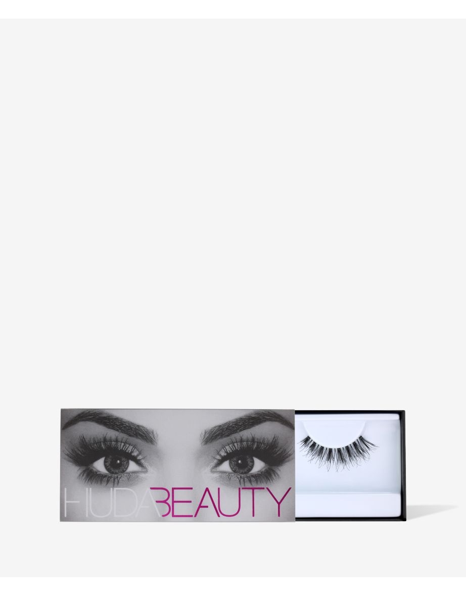Huda Beauty Classic False Lashes – Giselle