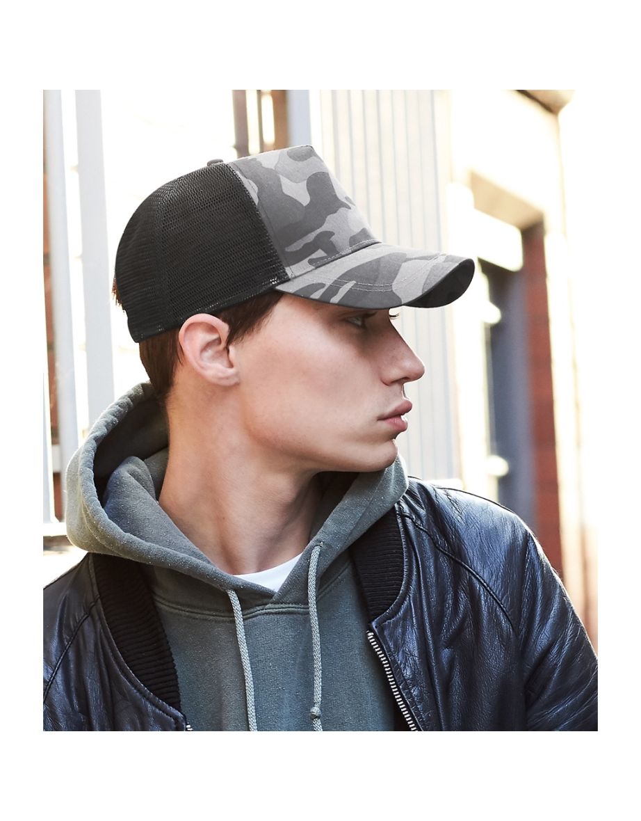 Beechfield Retro Camouflage Snapback Trucker Cap - Arctic Camo - 1