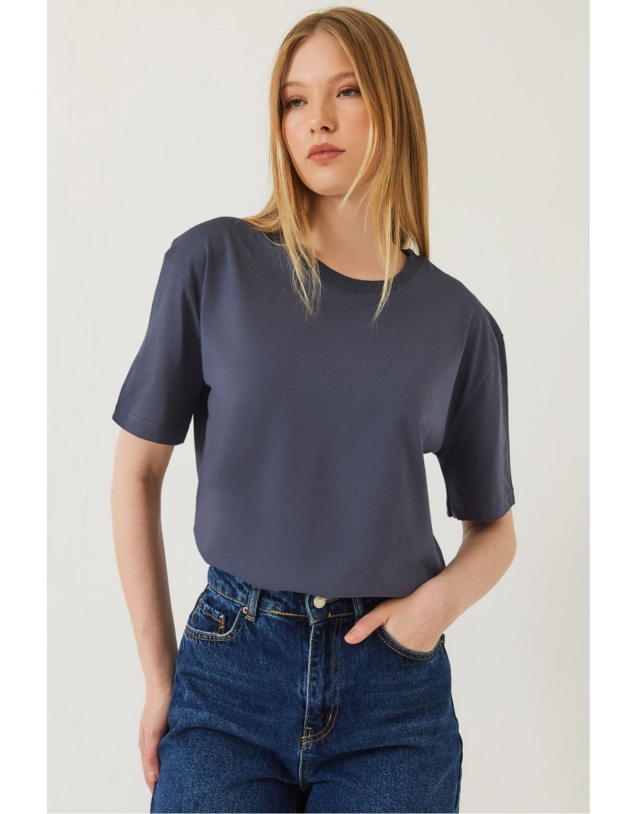 Women's Decorative Stitched Crew Neck T-shirt
