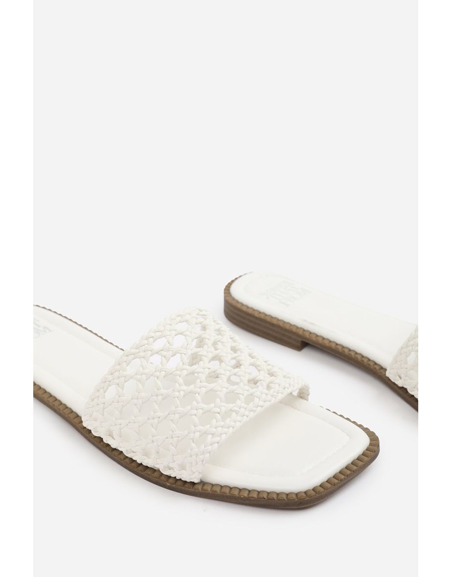 CHELSEA WOVEN STRAP DETAIL FLAT SANDALS IN WHITE FAUX LEATHER - 4